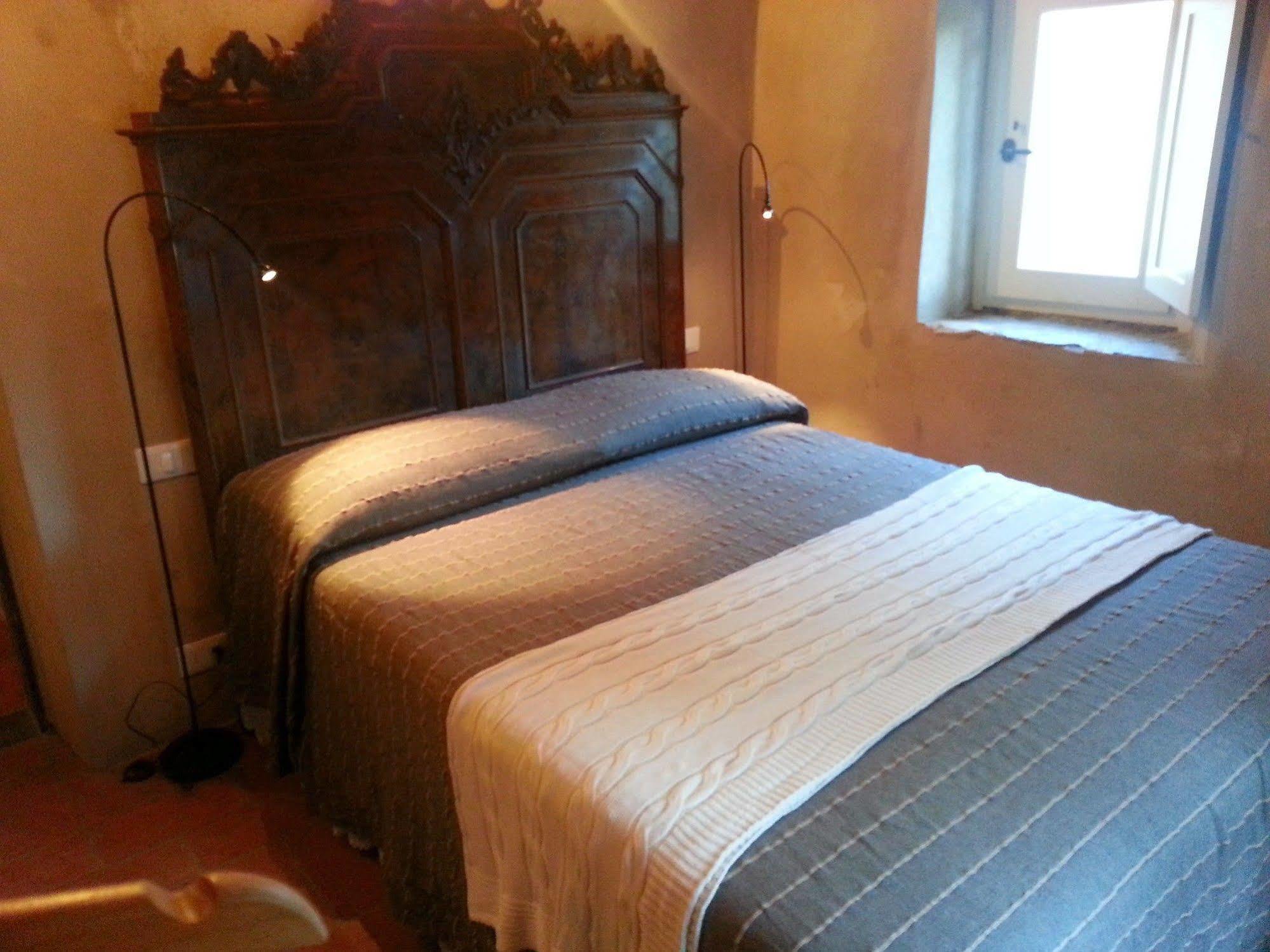 Casale Amati Country House Ortonovo Eksteriør bilde