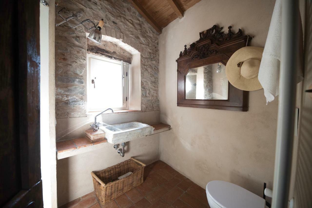 Casale Amati Country House Ortonovo Eksteriør bilde