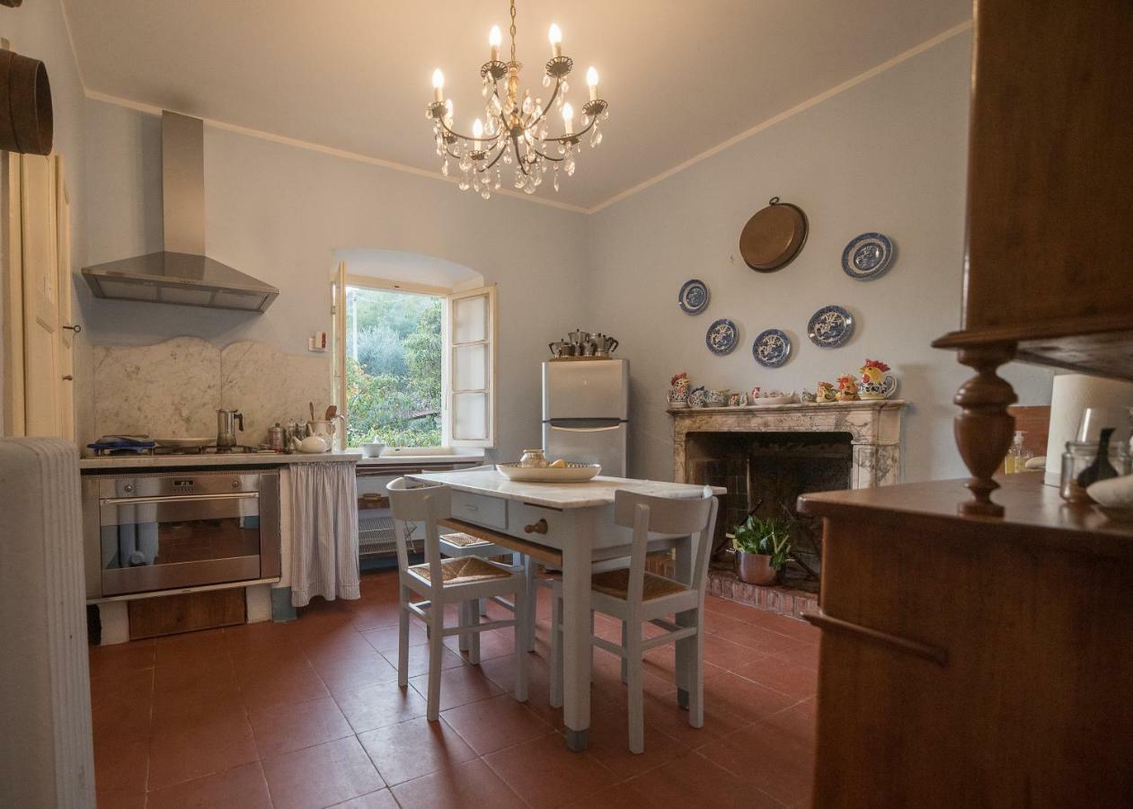 Casale Amati Country House Ortonovo Eksteriør bilde