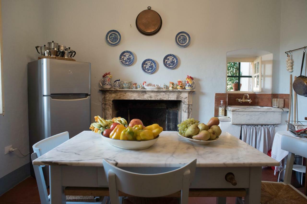 Casale Amati Country House Ortonovo Eksteriør bilde